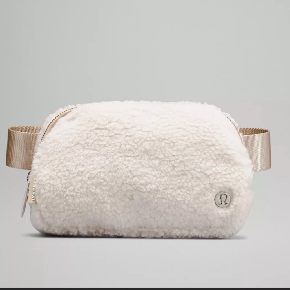 🤍 NWT Lululemon Everywhere Fleece Sherpa Belt Bag NATURAL IVORY